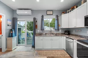 29 Summit St, Old Orchard Beach, ME 04064 - Photo 12