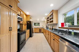 162 E Broadway Ext, Bangor, ME 04401 - Photo 4