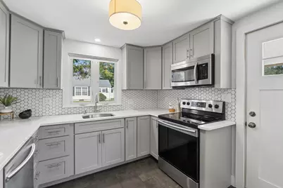 43 Edwards Street, Portland, ME 04102 - Photo 2
