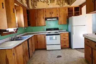 9 Lincoln St, Millinocket, ME 04462 - Photo 2