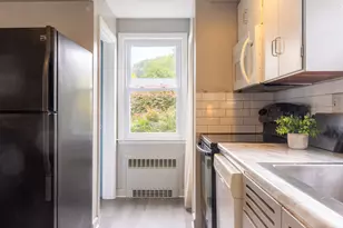 89 Dorset St, Portland, ME 04102 - Photo 10