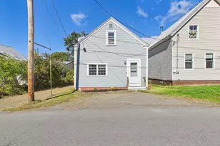6 Maple St, Vassalboro, ME 04989 - Photo 2