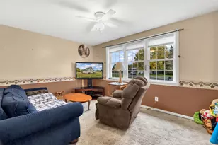 115 Meadow Ln, Farmington, ME 04938 - Photo 12
