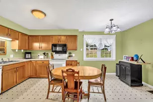 115 Meadow Ln, Farmington, ME 04938 - Photo 8