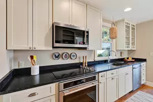 29 Longfellow St, Portland, ME 04103 - Photo 14