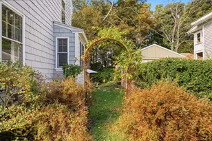 29 Longfellow St, Portland, ME 04103 - Photo 34