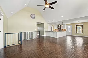 1094 Clinton Ave, Benton, ME 04901 - Photo 10