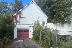 115 Middle St, Pittsfield, ME 04967 - Photo 2
