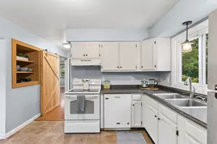 8 View St, Brunswick, ME 04011 - Photo 16