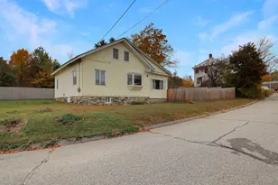9 Carver St, Mexico, ME 04257 - Photo 2