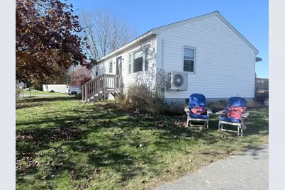 22 Somerset Avenue, Fairfield, ME 04937 - Photo 2