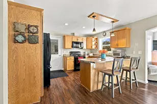 23 Fieldstone Dr, Oakland, ME 04963 - Photo 8