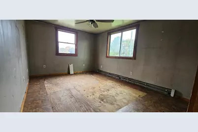 160 Skowhegan Road, Fairfield, ME 04937 - Photo 8