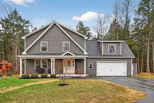 10 Newfield Rd, Freeport, ME 04032 - Photo 1