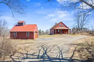 635 Blinn Hl Rd, Pittston, ME 04345 - Photo 1