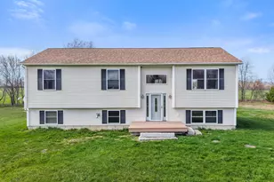 66 Bradbury Dr, Corinth, ME 04427 - Photo 1