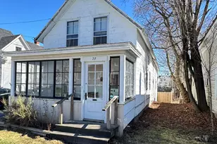 27 Leavitt St, Skowhegan, ME 04976 - Photo 1