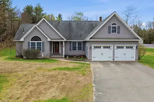 46 Longwood Dr, Gardiner, ME 04345 - Photo 1