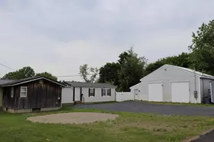 17 Chestnut St, Skowhegan, ME 04976 - Photo 1