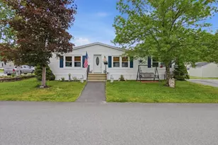 11 Fox Run Dr, Lewiston, ME 04240 - Photo 1