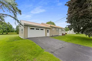 34 Kennebec Dr, Benton, ME 04901 - Photo 1