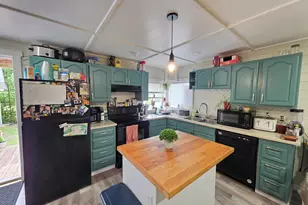 642 W Broadway, Lincoln, ME 04457 - Photo 1
