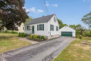 53 Longfellow Dr, Cape Elizabeth, ME 04107 - Photo 1