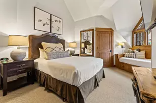 8001 Northstar Dr, Truckee, CA 96161 - Photo 14