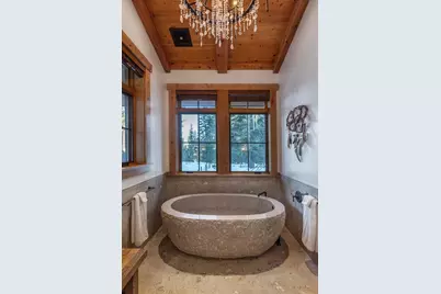 8458 Valhalla Drive, Truckee, CA 96161 - Photo 18