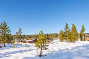 10643 Winchester Ct, Truckee, CA 96161 - Photo 4