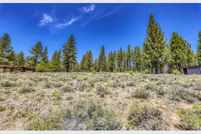 10800 Ghirard Court, Truckee, CA 96161 - Photo 12