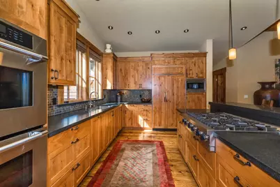 11221 Skislope Way, Truckee, CA 96161 - Photo 10