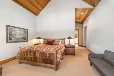 11221 Skislope Way, Truckee, CA 96161 - Photo 16