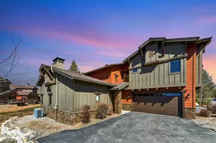 11837 Hope Ct, Truckee, CA 96161 - Photo 2