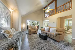 10880 Laurelwood Dr, Truckee, CA 96161 - Photo 6