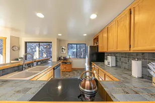 11504 Skislope Way, Truckee, CA 96161 - Photo 10