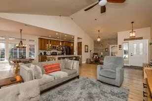 12535 St Bernard Dr, Truckee, CA 96161 - Photo 4