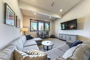 10109 Corrie Ct, Truckee, CA 96161 - Photo 20