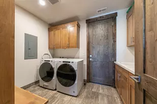 10109 Corrie Ct, Truckee, CA 96161 - Photo 22
