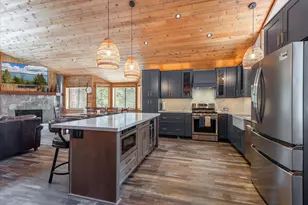 11819 Brookstone Dr, Truckee, CA 96161 - Photo 8