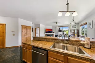 10592 Boulders Rd, Truckee, CA 96161 - Photo 14