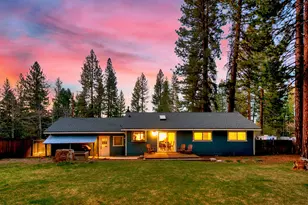 10895 Jeffrey Pine Rd, Truckee, CA 96161 - Photo 2