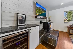 10895 Jeffrey Pine Rd, Truckee, CA 96161 - Photo 8