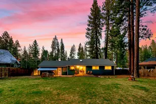 10895 Jeffrey Pine Rd, Truckee, CA 96161 - Photo 2