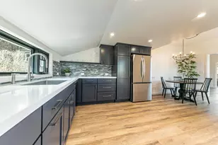 10017 E River St, Truckee, CA 96161 - Photo 8