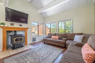 11661 Snowpeak Way, Truckee, CA 96161 - Photo 10