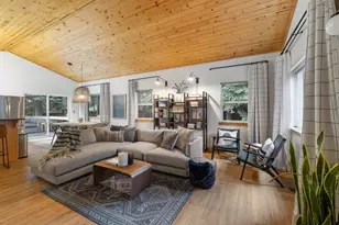 10384 Jeffrey Way, Truckee, CA 96161 - Photo 2