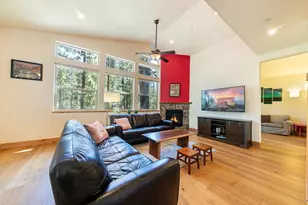 11320 Wolverine Cir, Truckee, CA 96161 - Photo 10