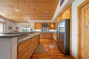 13715 Hansel Ave, Truckee, CA 96161 - Photo 4