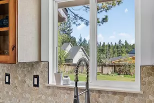 16074 Canterbury Ln, Truckee, CA 96161 - Photo 14